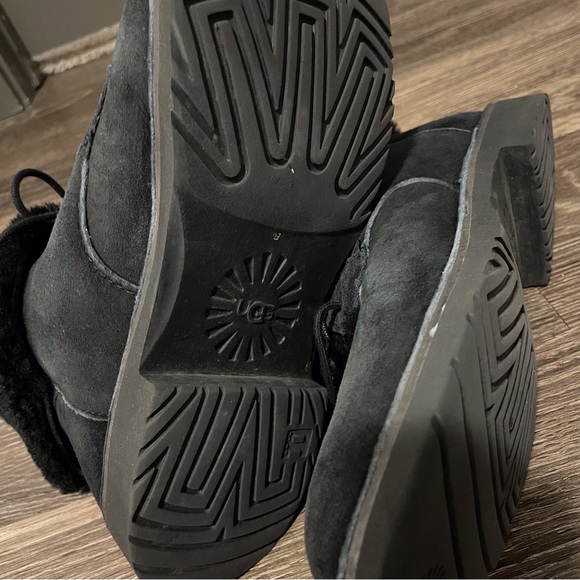 UGG Quincy Black Lace Up Boots - Picture 7 of 8